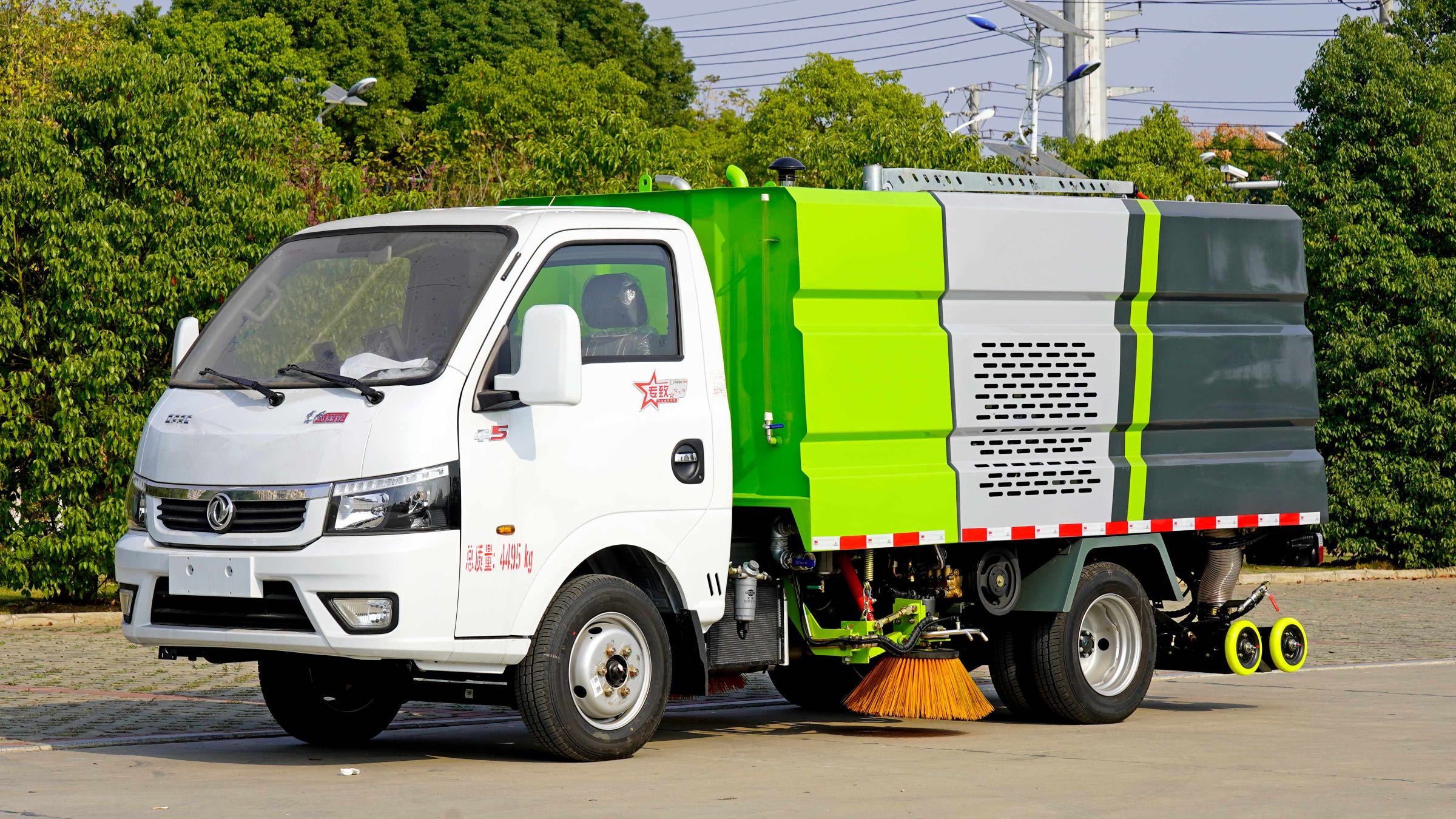 東風途逸多功能洗掃車